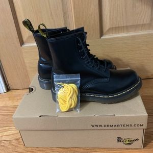 Dr Martens Black Classics
